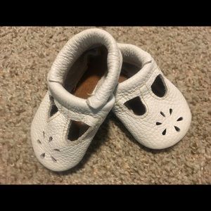 Starry Knight design white soft leather shoes